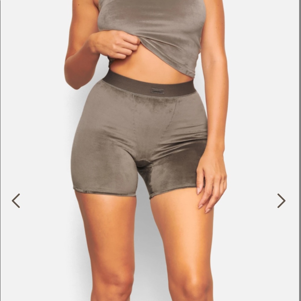 SKIMS velour bike short in GunMetal NWT